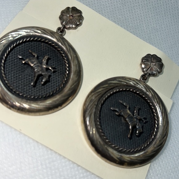 VINTAGE EARRINGS STERLING SILVER SCREW-BACK POST WESTERN BRONCO DESIGN EAR RINGS - Picture 4 of 11